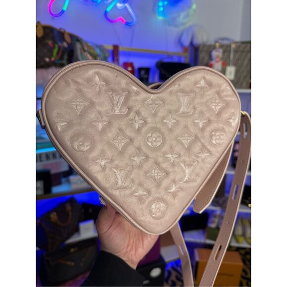 LOUIS VUITTON Lambskin Embossed Monogram Fall In Love Sac Coeur Light Pink - Picture 3 of 15
